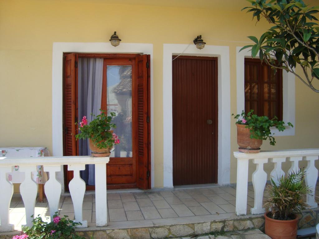 Apartment Victoria Agios Georgios  Exterior photo