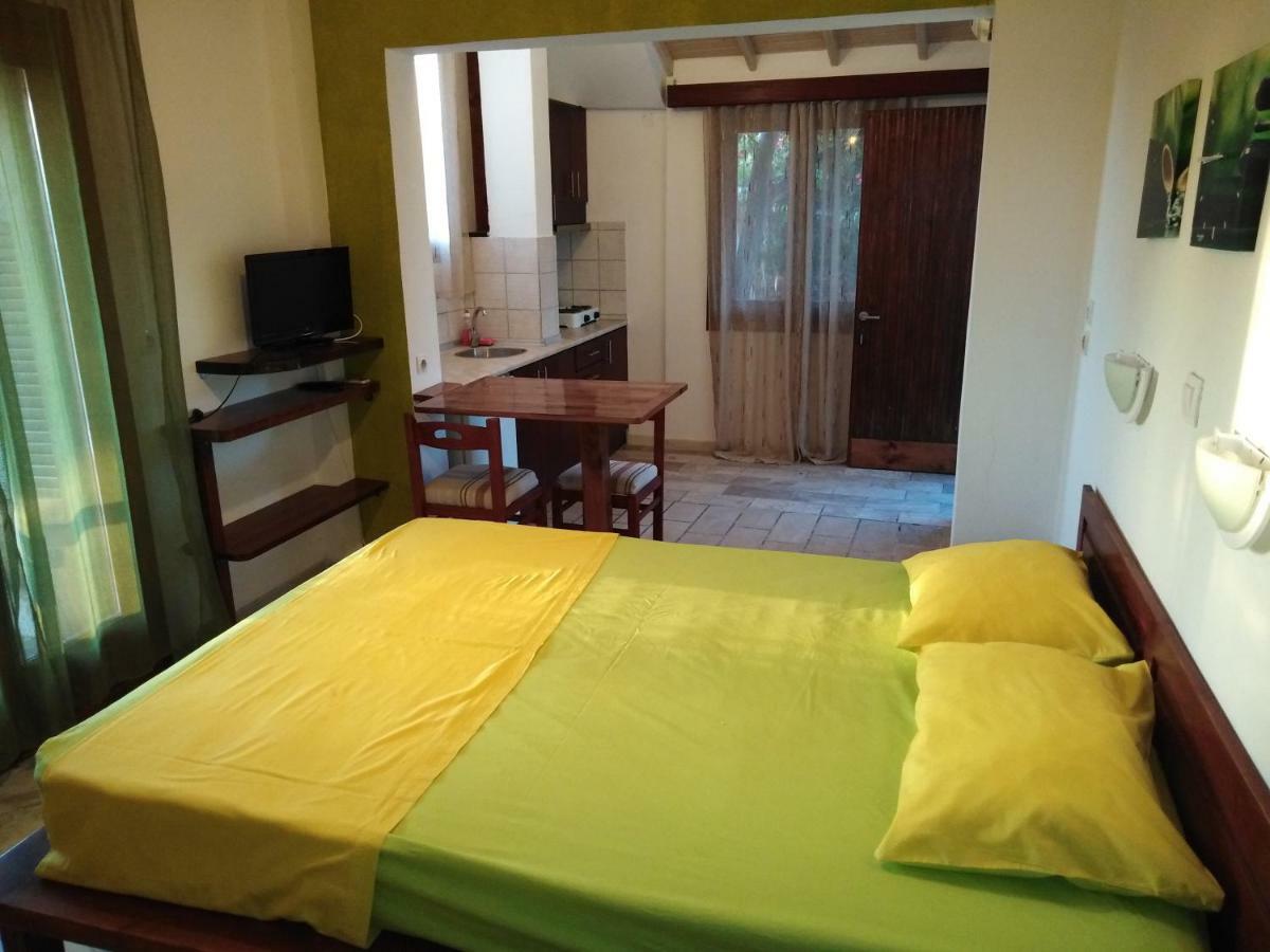 Apartment Victoria Agios Georgios  Exterior photo